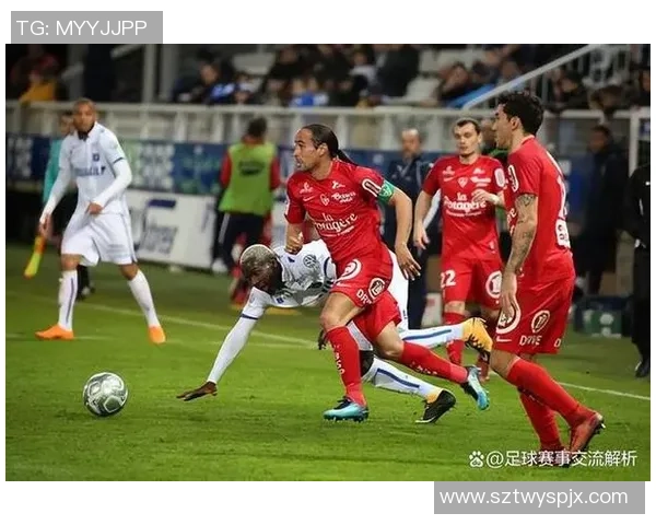 阿尔梅勒与海尔的精彩对决揭示足球战术与团队协作的魅力